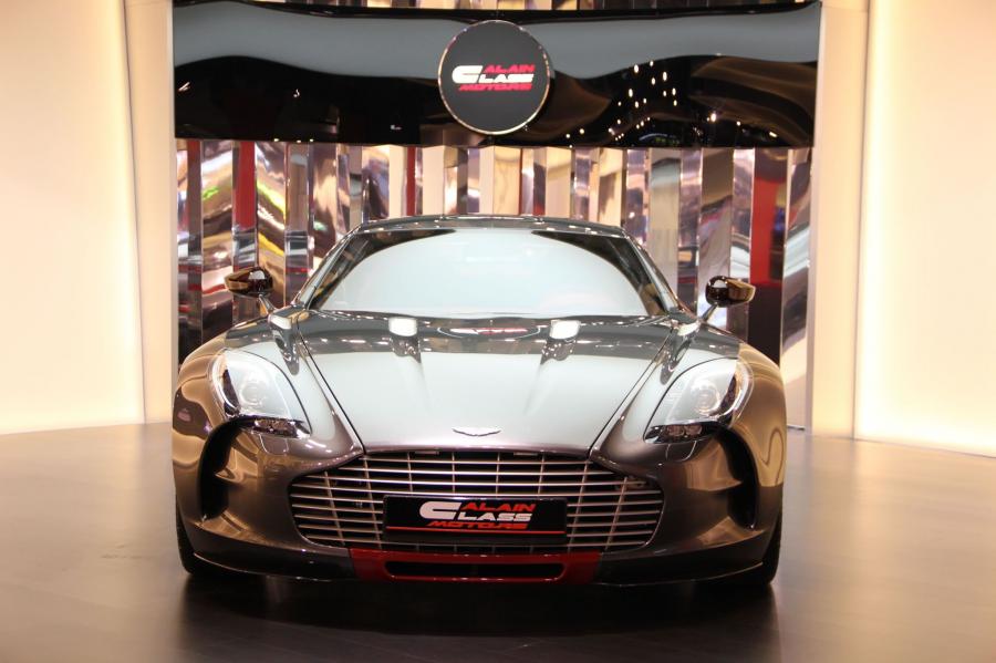 Aston Martin One-77 by Q 2011 года  (фото 27 из 44)